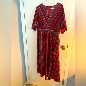 Bloomchic midi dress with pockets! Size 14-16.